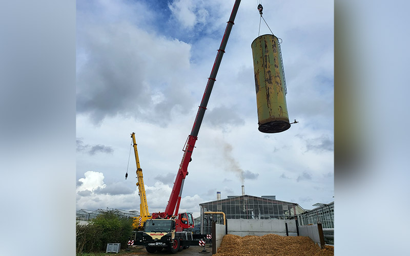 Old kerosene storage tanks are removed from the policyholder's site by CTSL Spill Specialists and CHF Tanks, having been identified as the source of a large kerosene spill at this Yorkshire agricultural business.